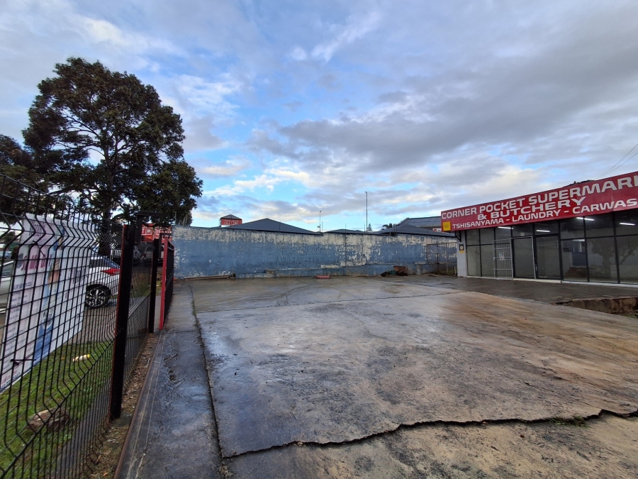 To Let Commercial Property for Rent in Amalinda Eastern Cape
